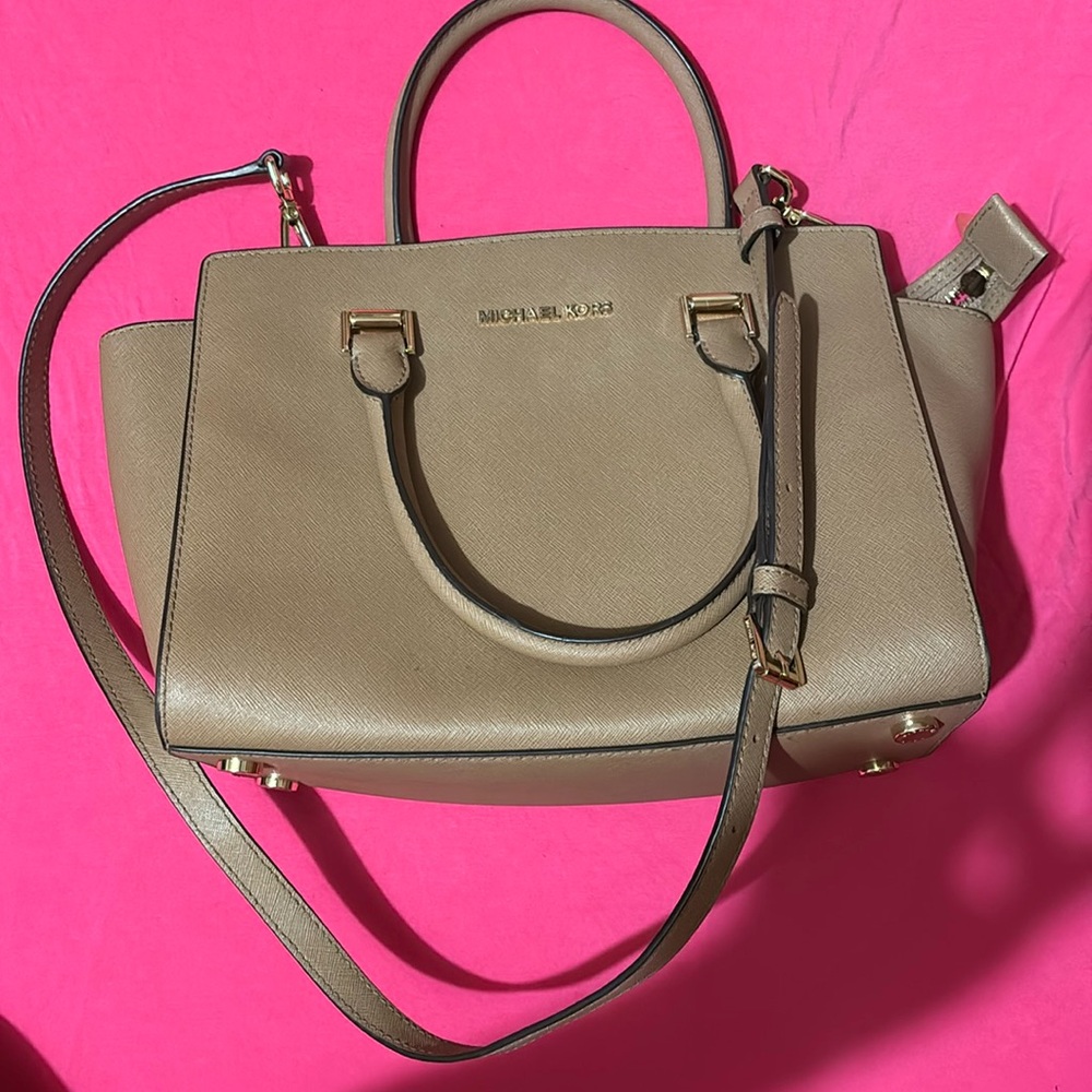 Michaael Kors bag